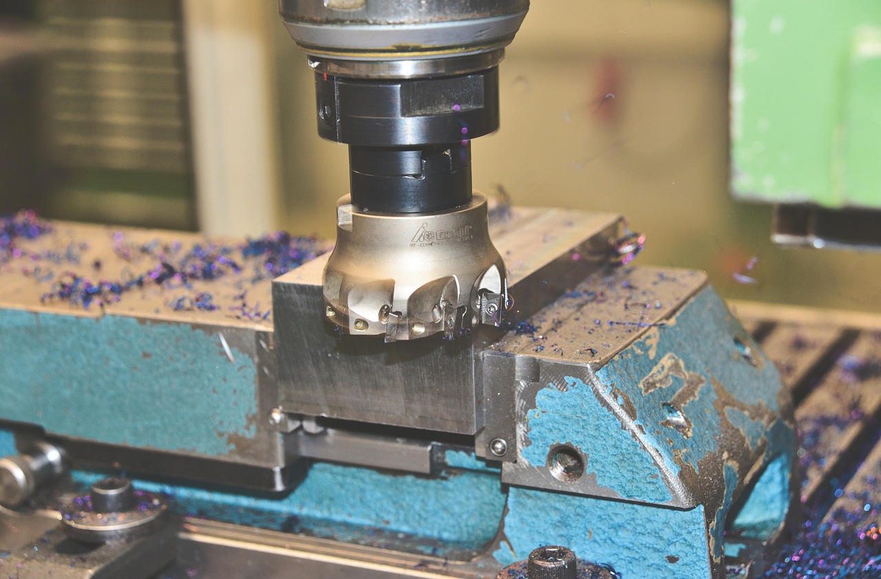 milling cutters, metal shavings, tool, milling, industry, cutting tool, cnc, machining, milling machine, machine, metal, metal construction, cnc machine, manufacturing, mold making, cutter head, steel, mechanical engineering, metalworking, workshop, closeup