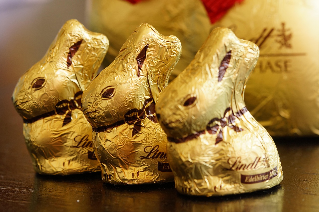 easter bunny, rabbits, gold foil, golden, gold, easter, spring, animal, easter decoration, figure, chocolate, easter festival, happy easter, small and large, spring custom, glittering, sweets, bells, child, children, chocolate easter bunny, easter greeting, three, triplets, bunny, easter decor