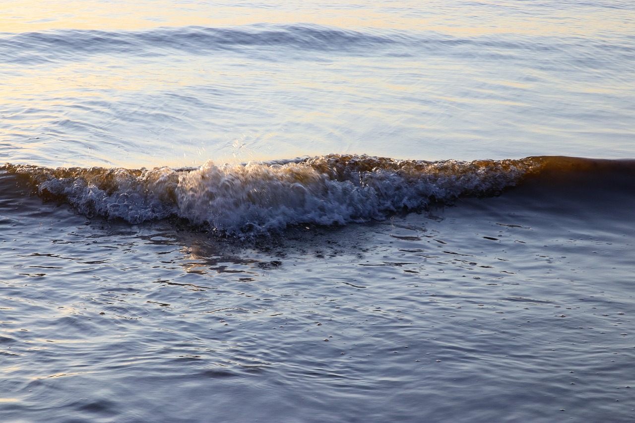 baltic sea, darß, beach, gentle, wave, upheaval, tide, sea, forces of nature, landscape, heaven, summer, coast, ocean, vacations, recreation, relaxation, wellness, meditation, leisure time, travel, health, meditate, quiet, nature