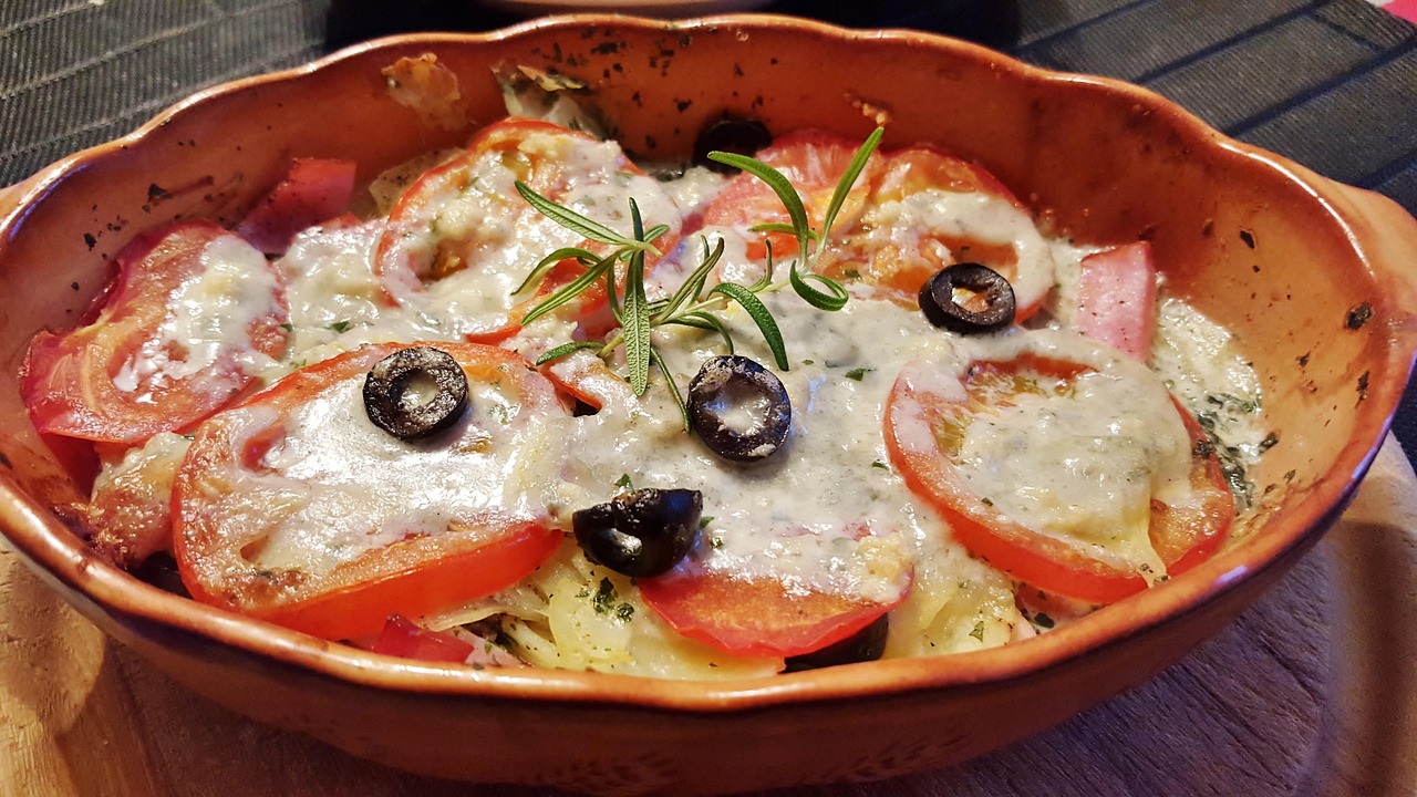 meal, cheese, kohlrabi, tomatoes, gratinated, enjoy the meal, olives, cook, recipe, gratin, having lunch